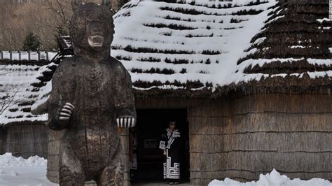  El Museo de Arte del Pueblo Ainu: Un viaje a través del arte y la cultura ancestral en Roppongi