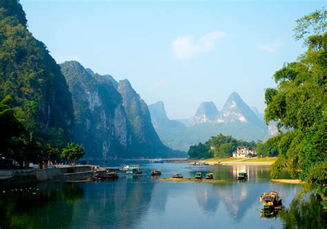 ¡Sumérgete en la historia y la belleza natural del Templo Tianxin! Una joya arquitectónica y espiritual en Hezhou.