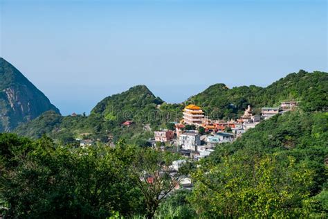 ¡Sumérgete en la historia y la belleza del Templo de Jinguashi! Un viaje a través del tiempo en las montañas de Jinchang.