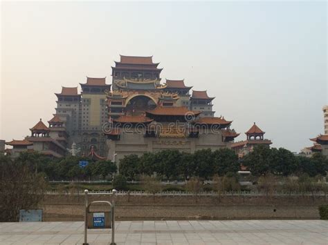 ¡Sumérgete en la historia y la majestuosidad del Templo de la Ciudadela en Yulin!