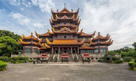 ¡Sumérgete en la historia en el Templo de la Paz (Wutai) en Fuzhou!