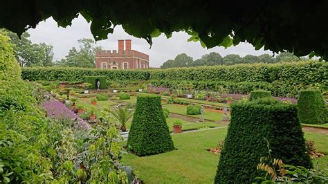 ¡Sumérgete en la magia de la historia con los jardines del Palacio de Hampton Court!