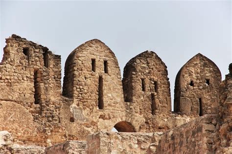  El Fuerte Rohtas: Una Fortaleza Inmaculada que Resiste el Tiempo en Dera Ghazi Khan