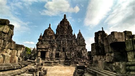  El Templo de Sewu: Una Maravilla Arquitrectónica Misteriosa en las Profundidades de Yogyakarta